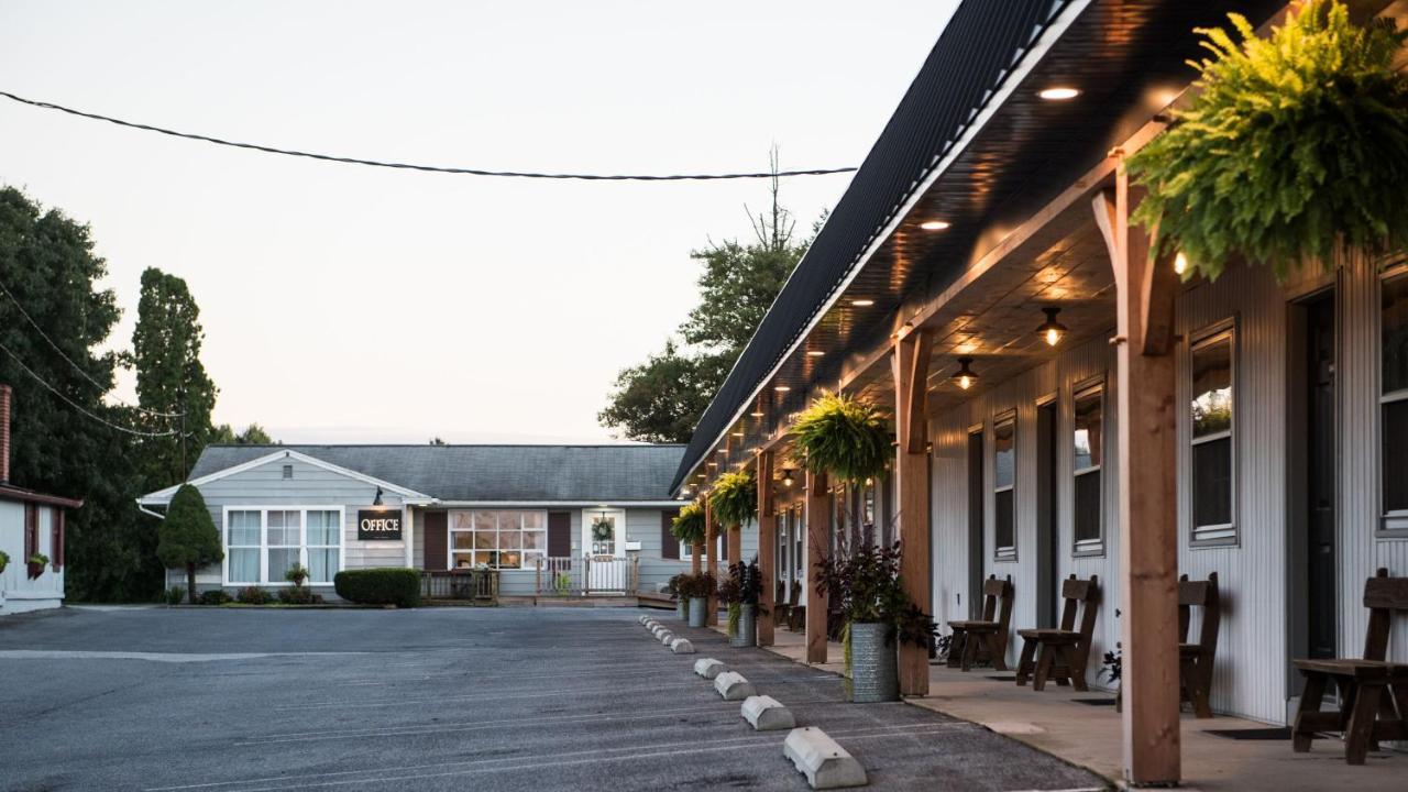 The Carriage House At Strasburg Hotell Eksteriør bilde